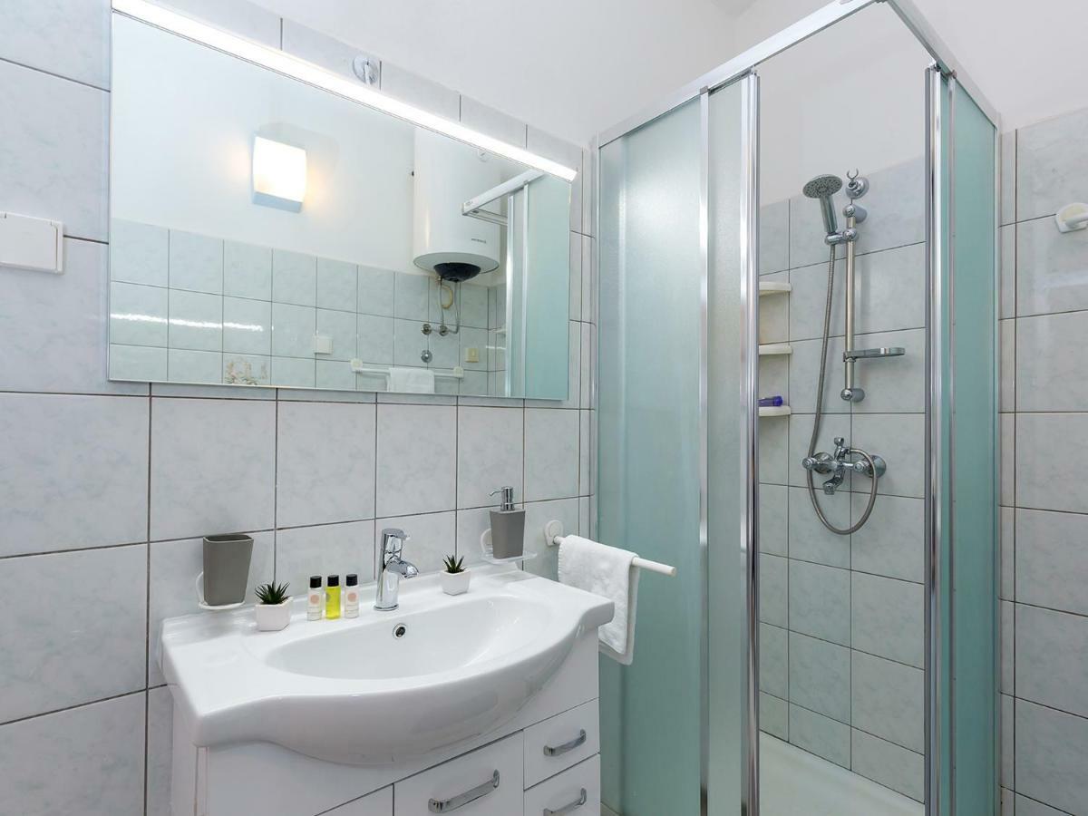 New City Center Design Apartment 波雷奇 外观 照片